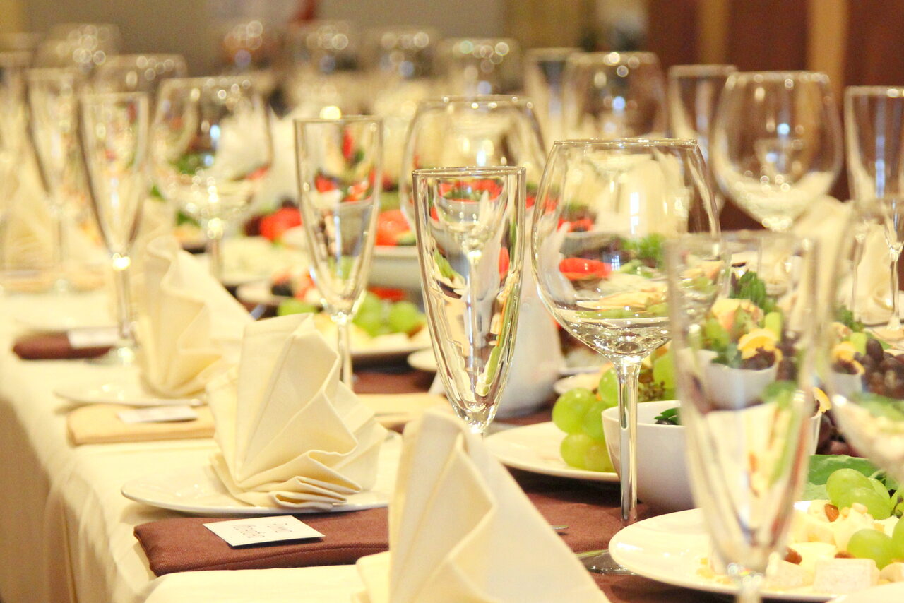 Арендовать Банкетный зал без пробкового сбора