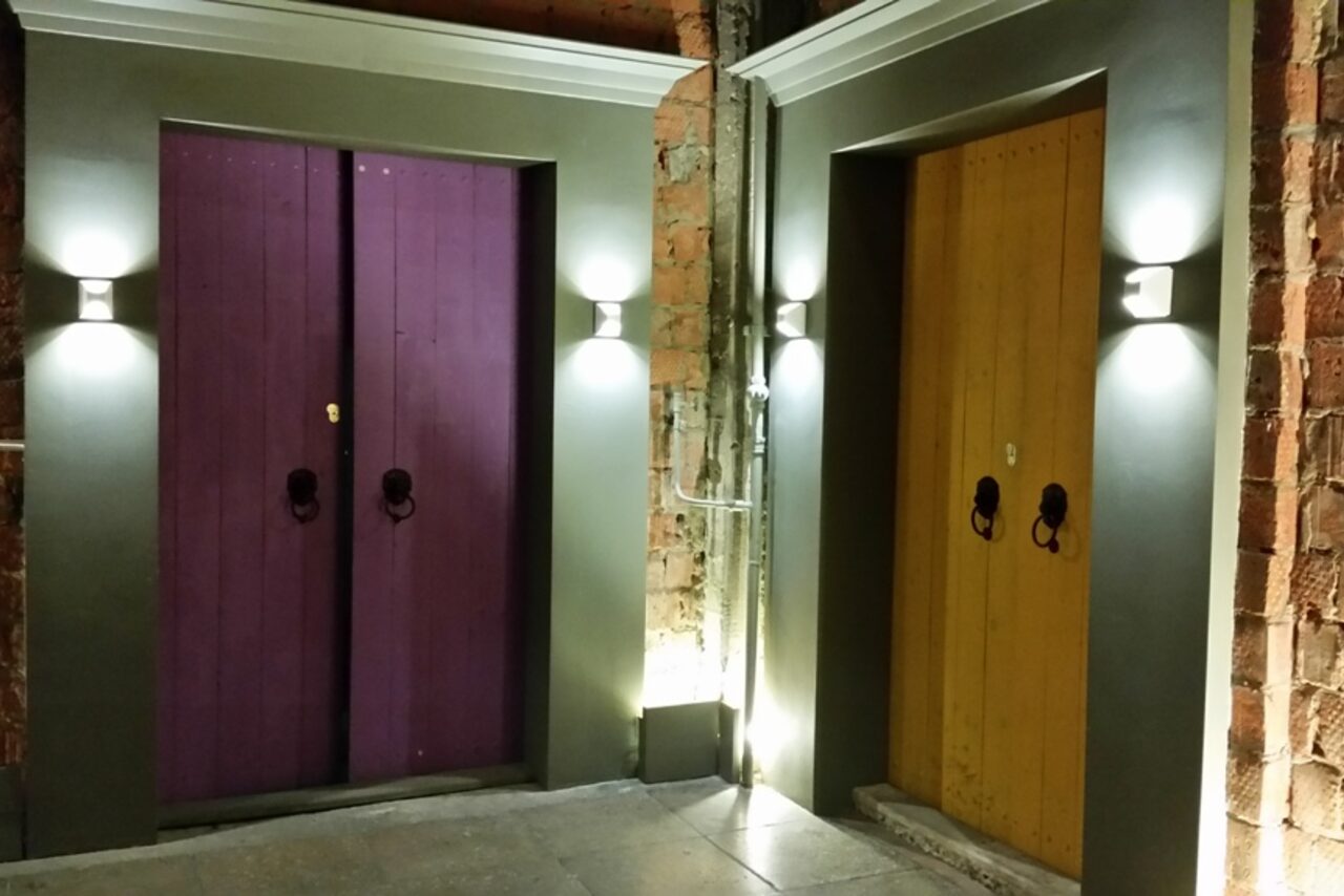 Арендовать Locker Quest Bar  