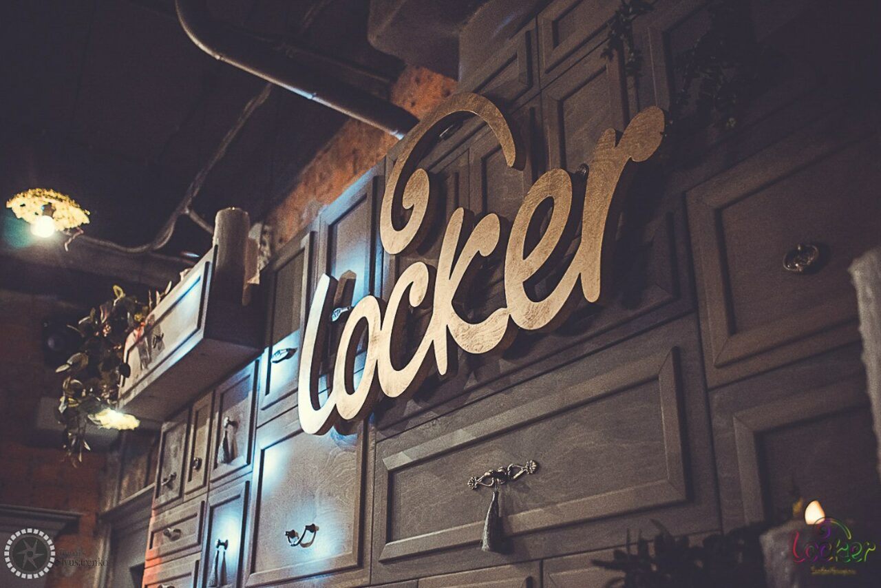 Арендовать Locker Quest Bar  