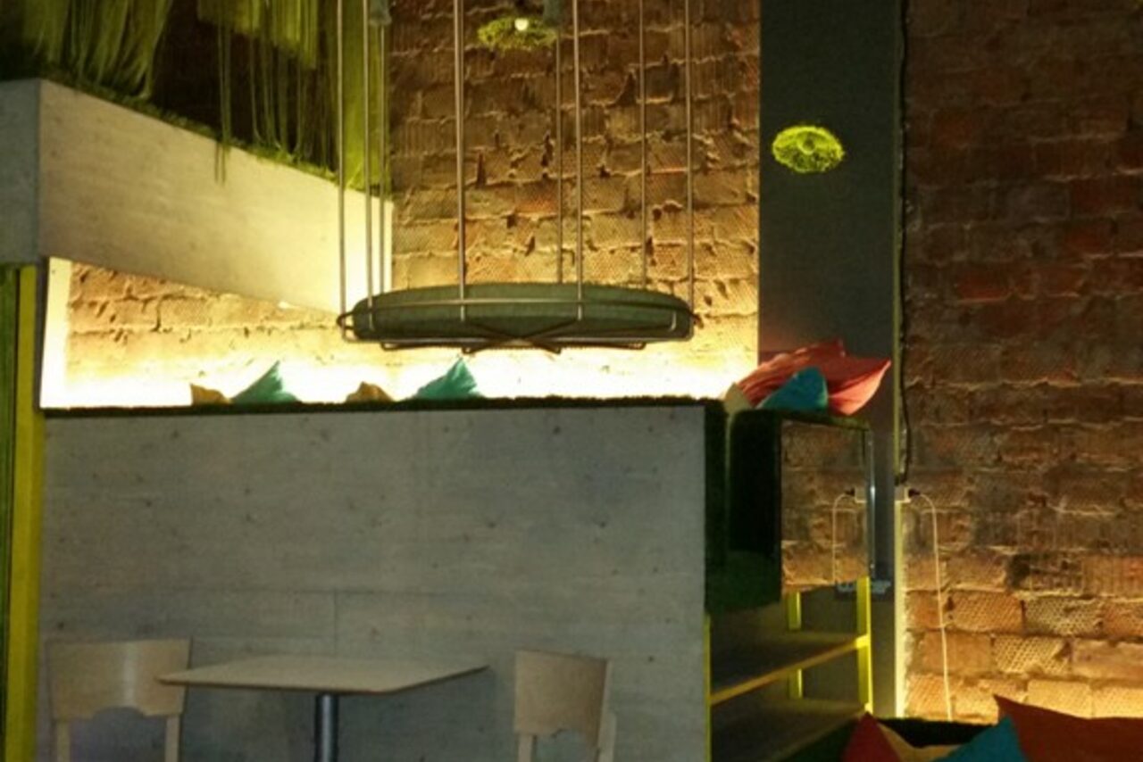 Арендовать Locker Quest Bar  