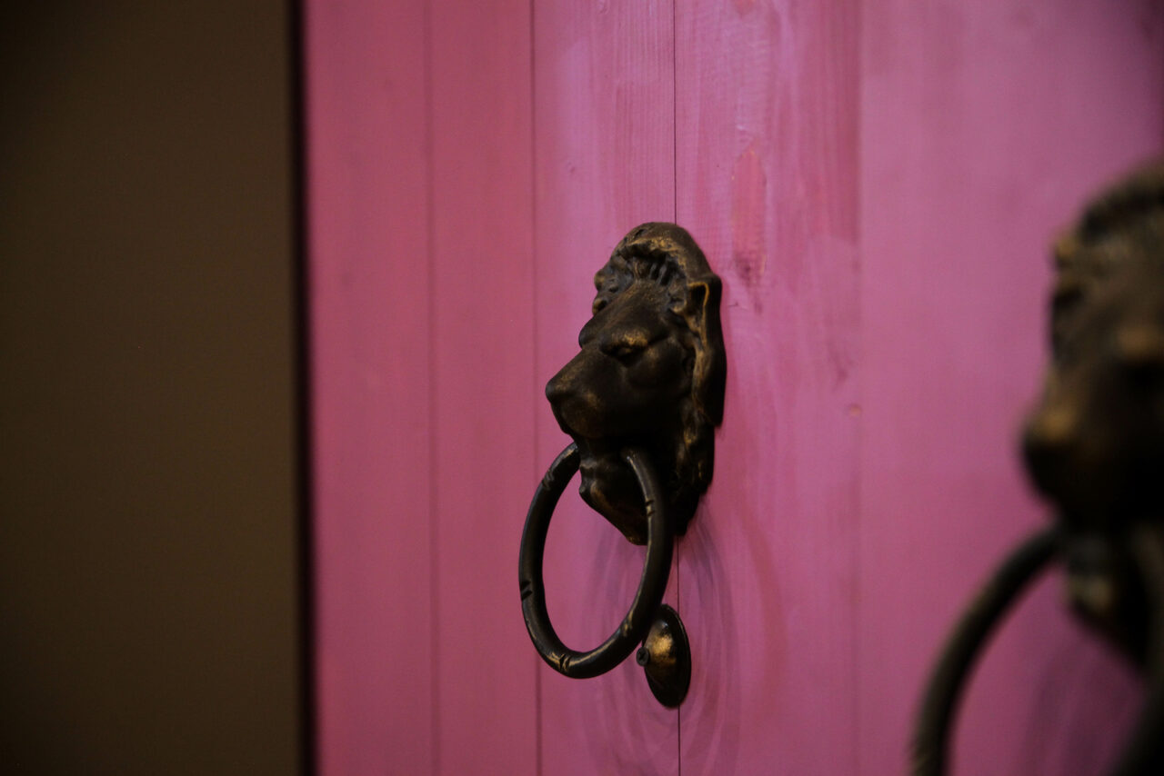 Арендовать Locker Quest Bar  