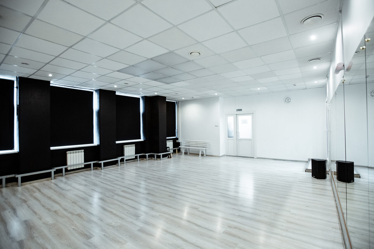 Арендовать АСРДС Резиденция танца Танцевальный зал с паркетом