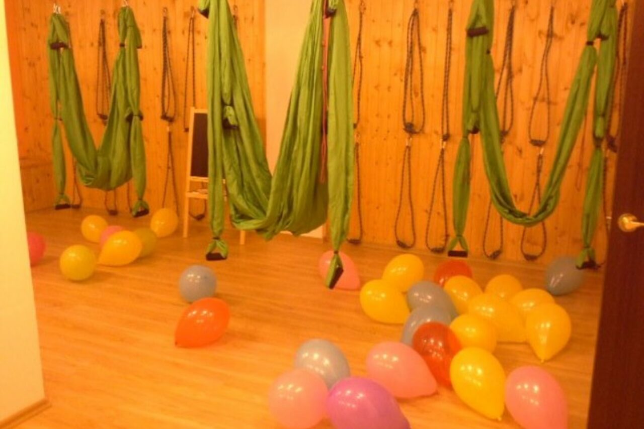 Арендовать Йога Свиблово Йога-зал с зеркалами и веревками