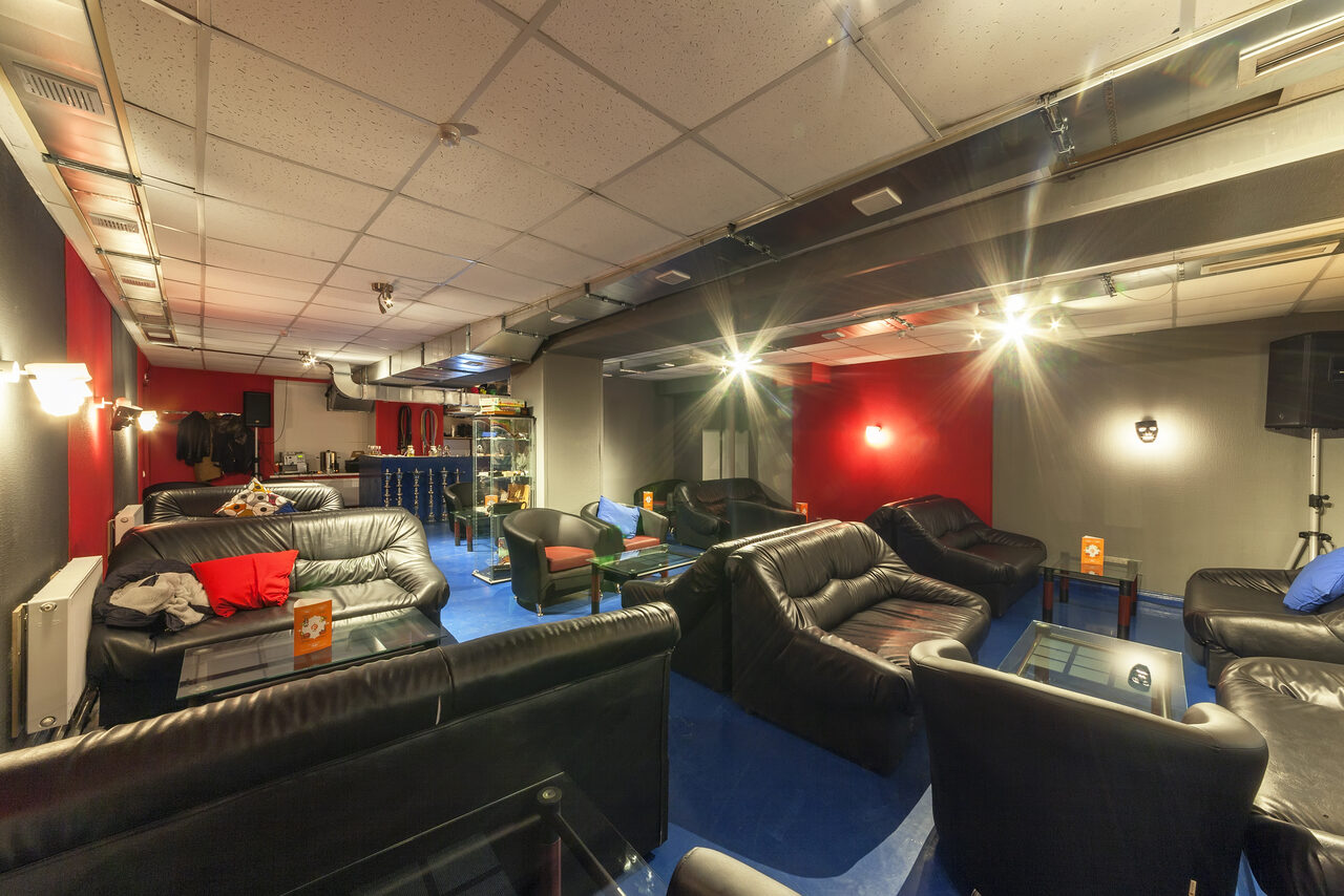 Арендовать F-Lounge Лофт с кальянами и напитками