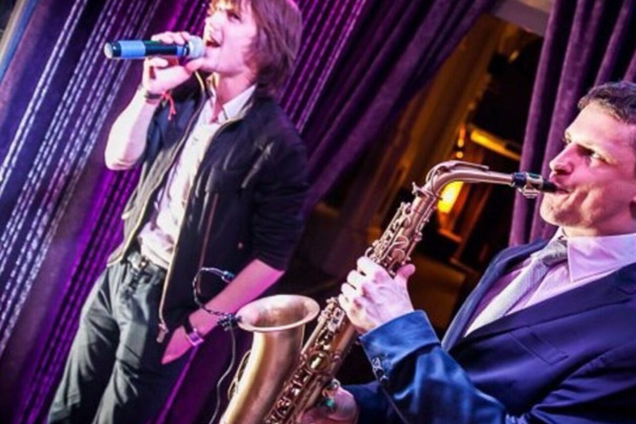 Арендовать Клубное пространство с караоке