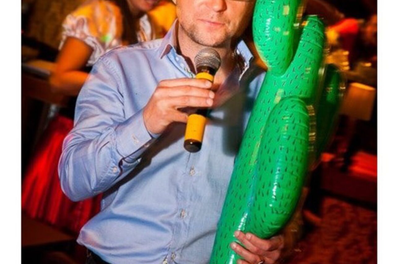 Арендовать Клубное пространство с караоке