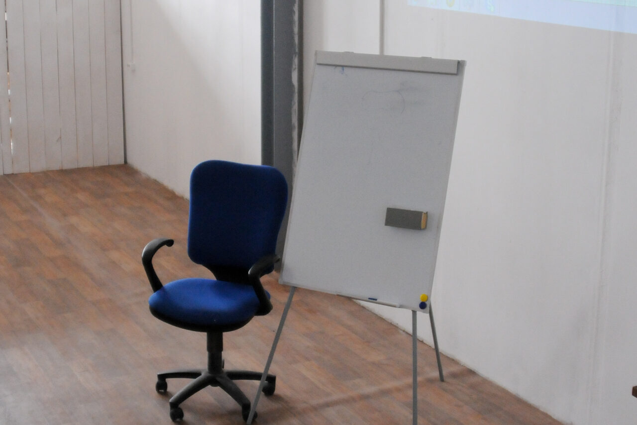 Арендовать Зал с гардеробом и зоной кухни