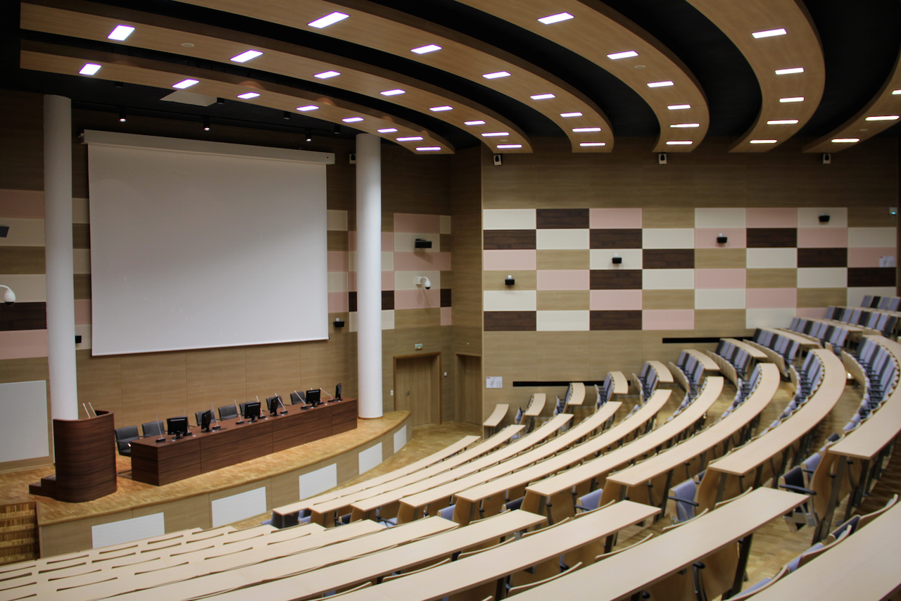 Арендовать Конференц-зал на 300 человек 