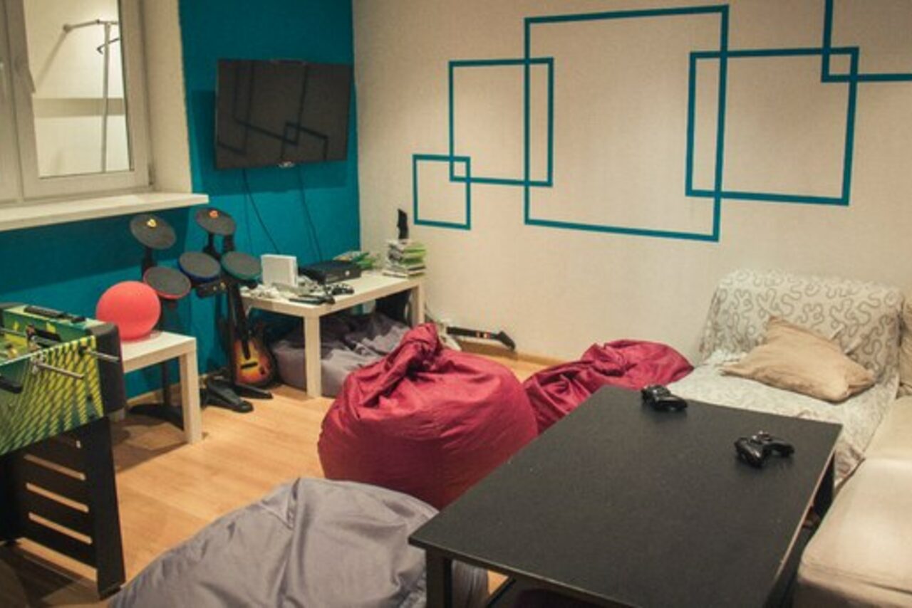 Арендовать Антикафе "Коперник"  Комната кафе с настольным футболом