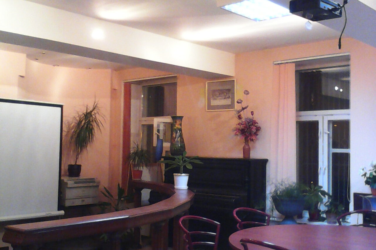 Арендовать У фонтана