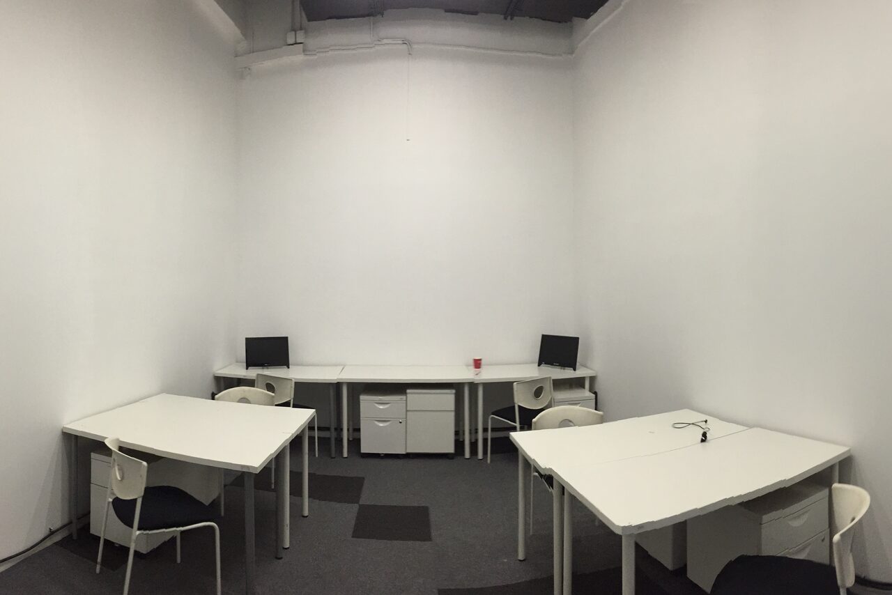 Арендовать Переговорная комната с плазмой