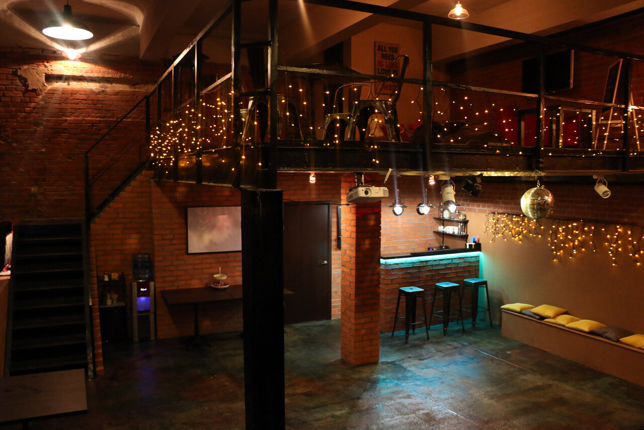Арендовать The Loft Club Лофт с микшером и светомузыкой