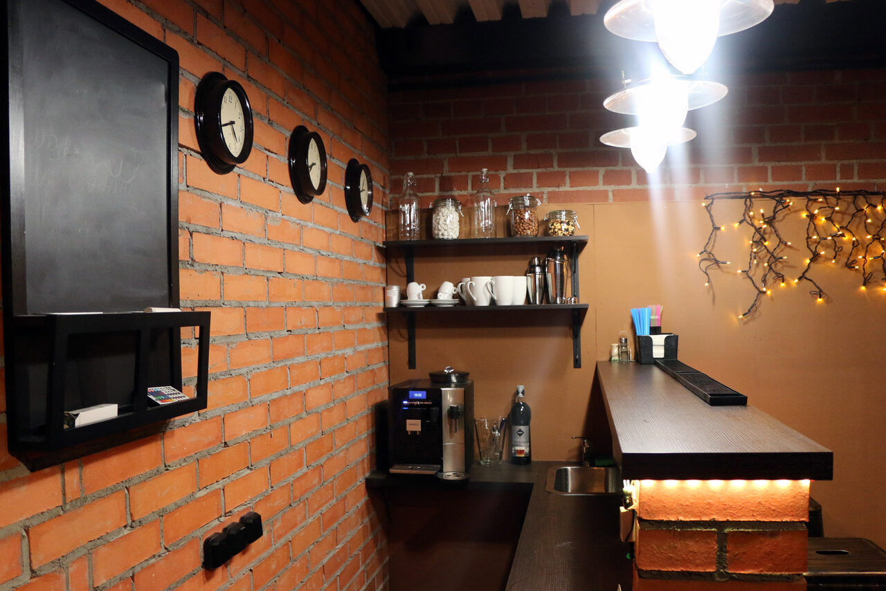 Арендовать The Loft Club Лофт с микшером и светомузыкой