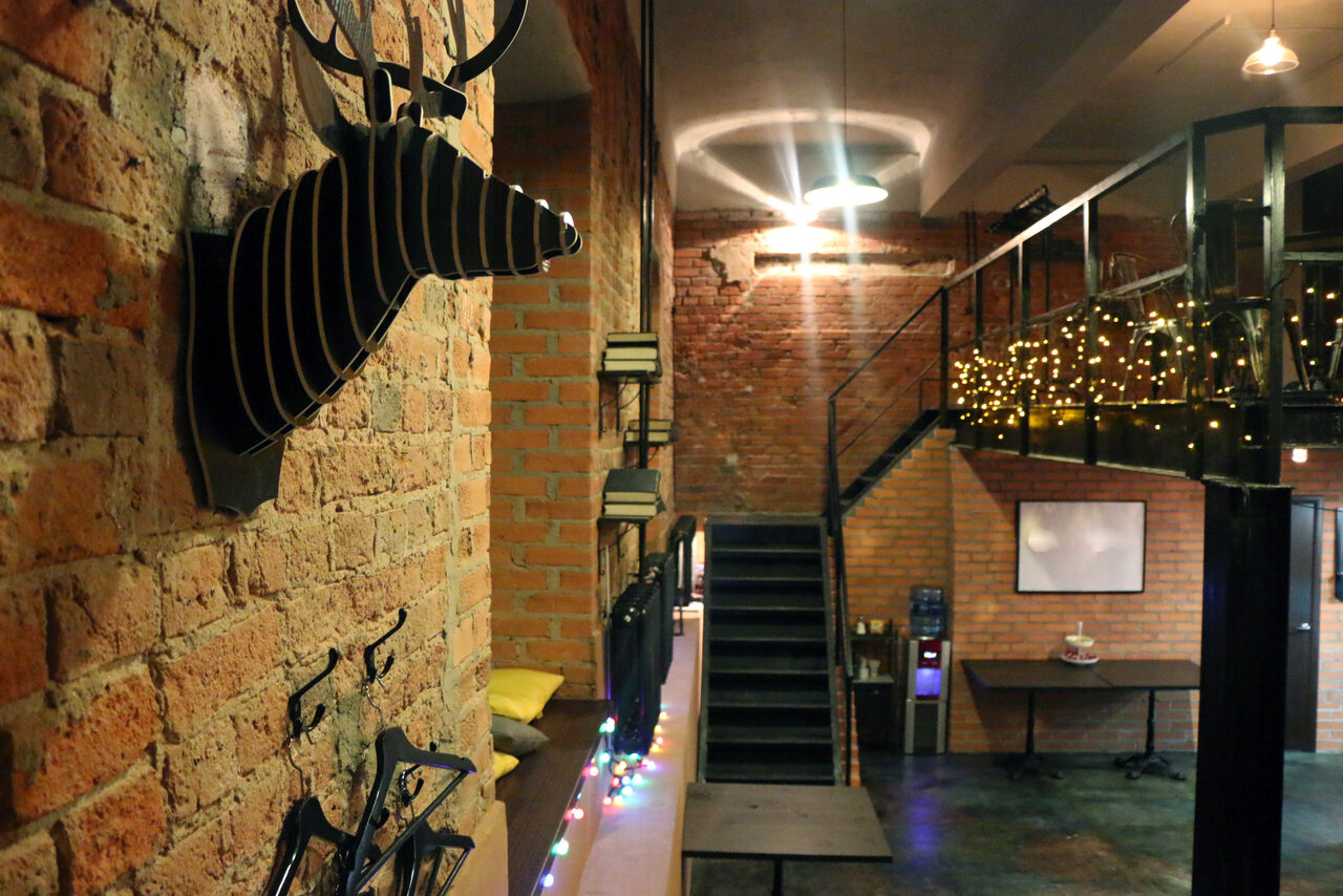 Арендовать The Loft Club Лофт с микшером и светомузыкой