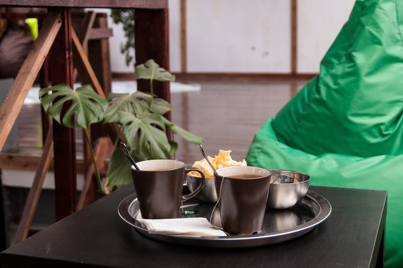 Арендовать YOGA Factory Йога-зал с деревянным полом, холл