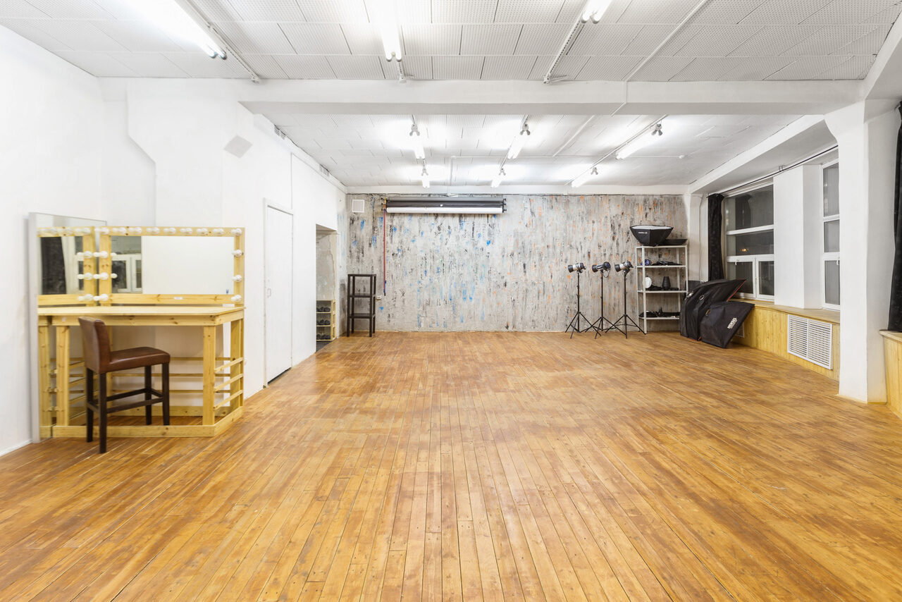 Арендовать PROSVET STUDIO Светлый зал с панорамными окнами