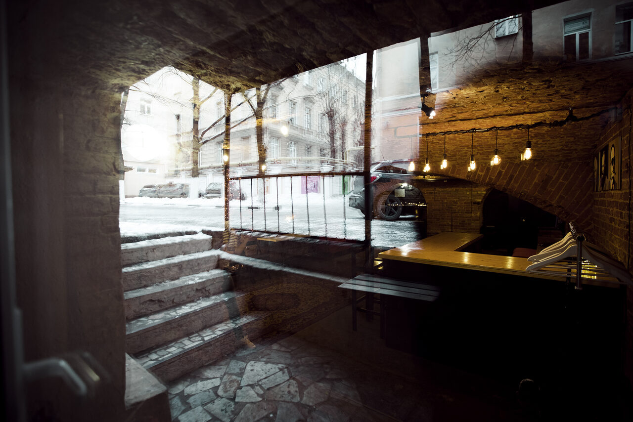 Арендовать Otherside. Арт-лофт с кирпичными сводами