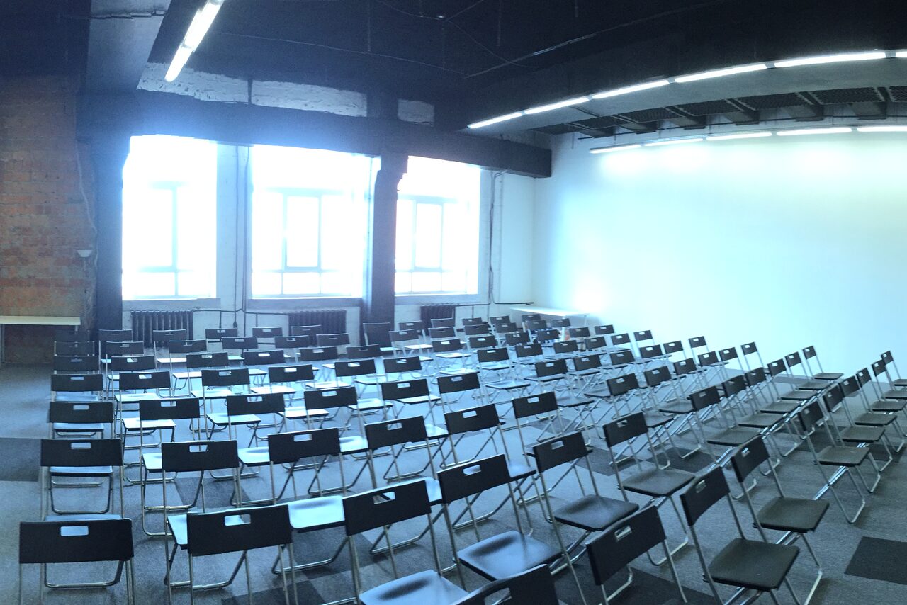 Арендовать Модный лофт с высокими потолками