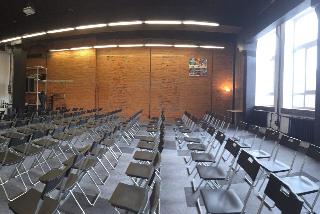 Арендовать Модный лофт с высокими потолками