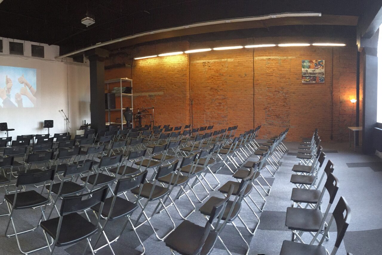 Арендовать Модный лофт с высокими потолками