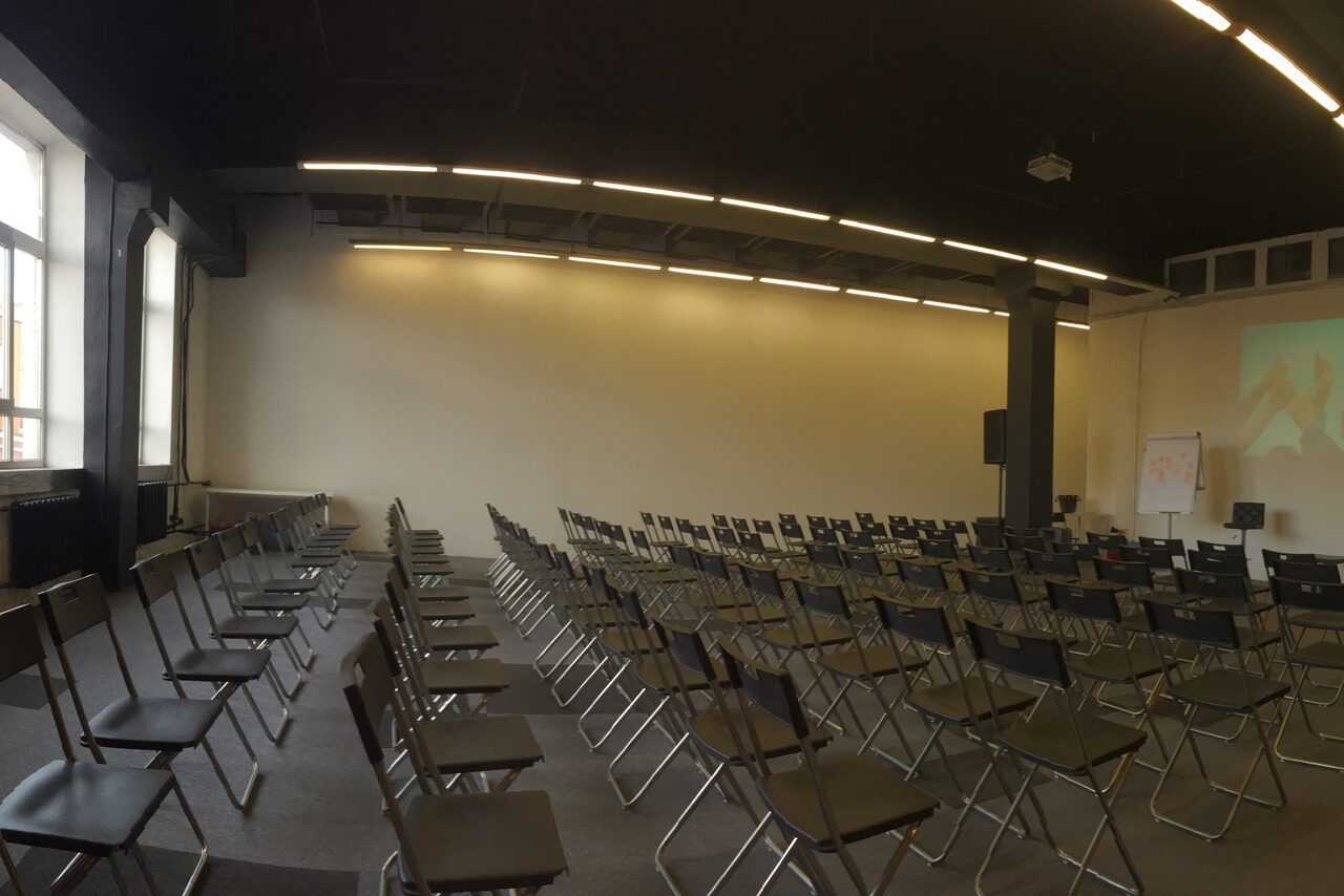 Арендовать Модный лофт с высокими потолками