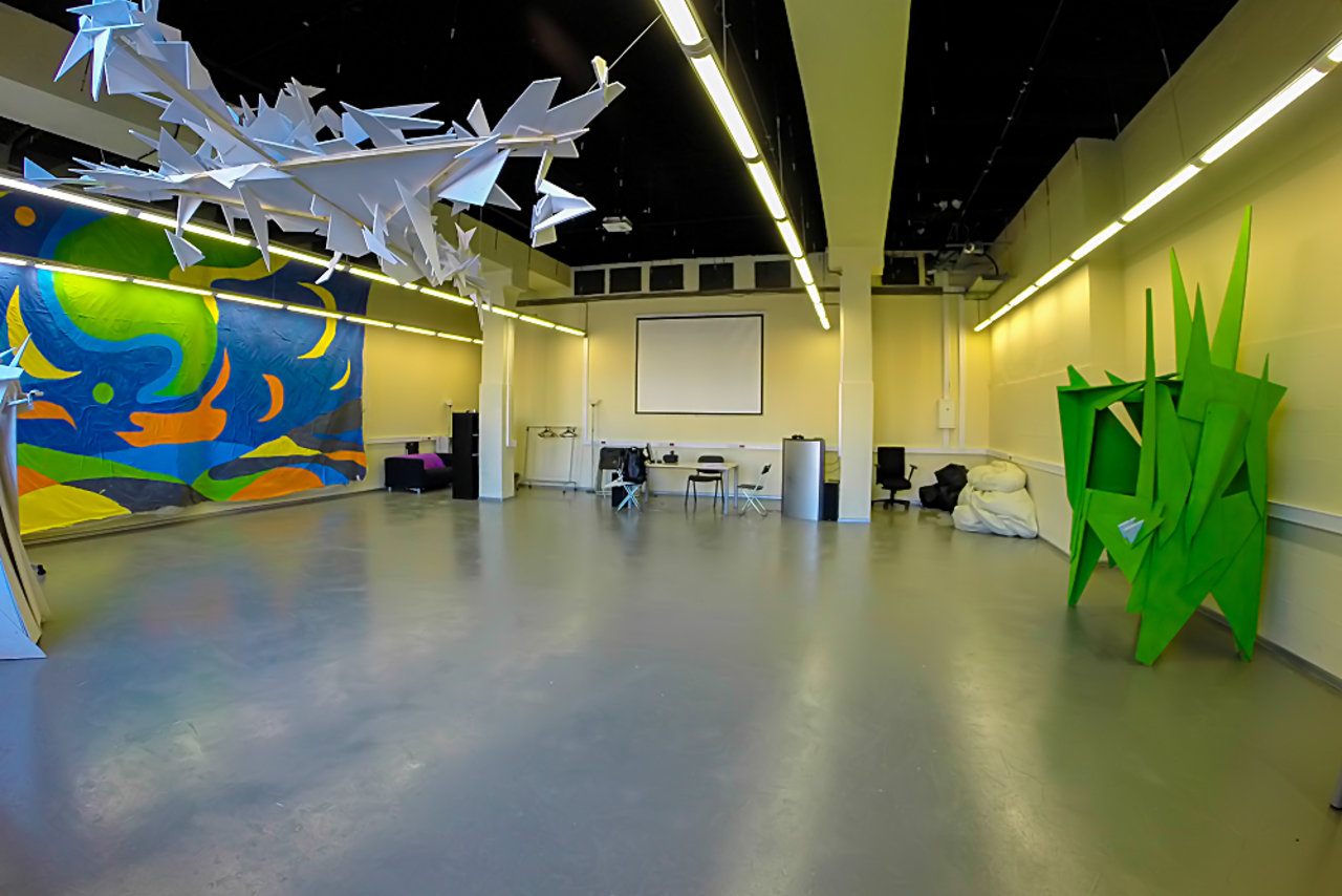 Арендовать Модный лофт с высокими потолками