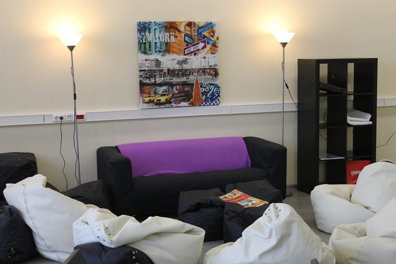 Арендовать Модный лофт с высокими потолками