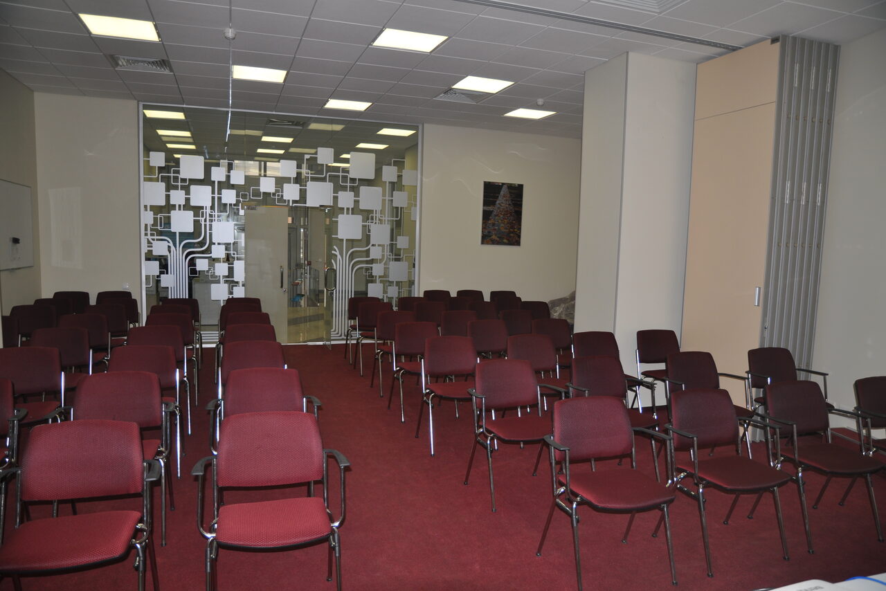 Арендовать Конференц-зал с мультимедиа