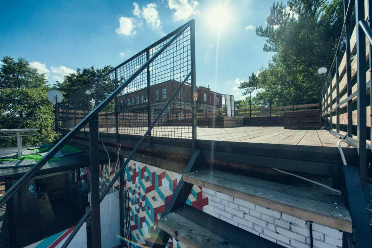 Арендовать Loft LEVEL 19 на заводе Кристалл. Крыша для вечеринок