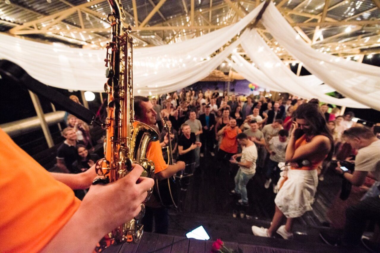 Арендовать Loft LEVEL 19 на заводе Кристалл. Крыша для вечеринок