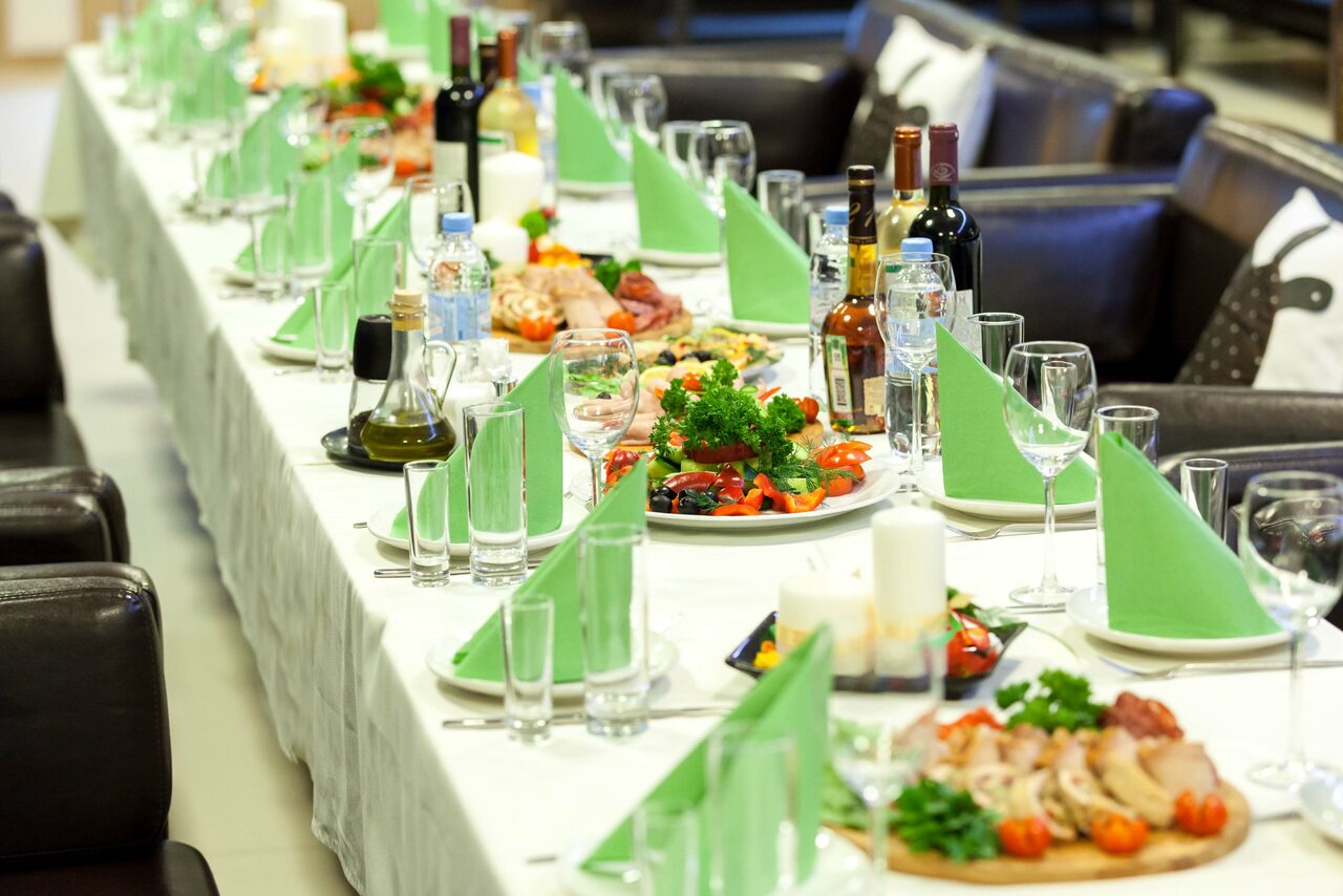 Арендовать Бар с зелеными растениями