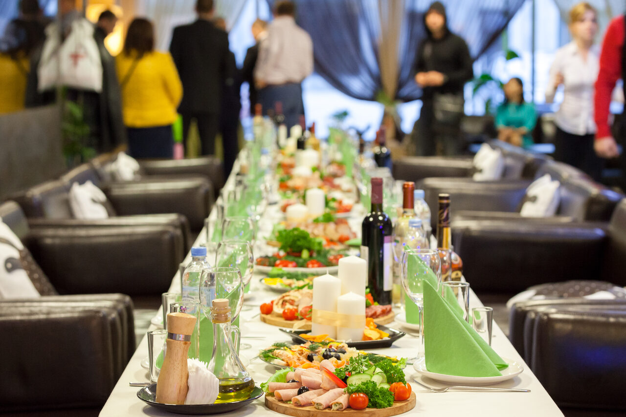 Арендовать Бар с зелеными растениями