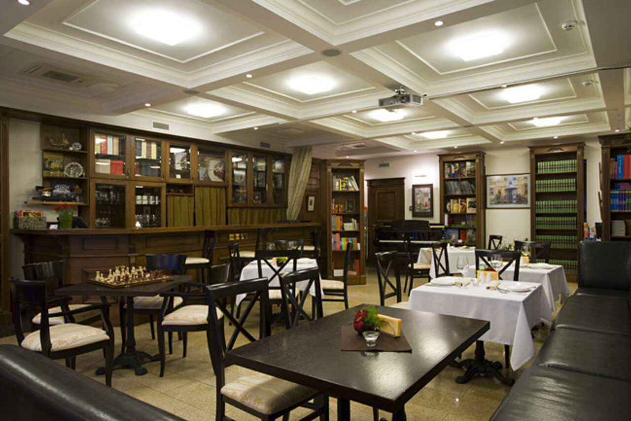 Арендовать Дом на Патриарших Дизайнерское помещение в стиле классицизм