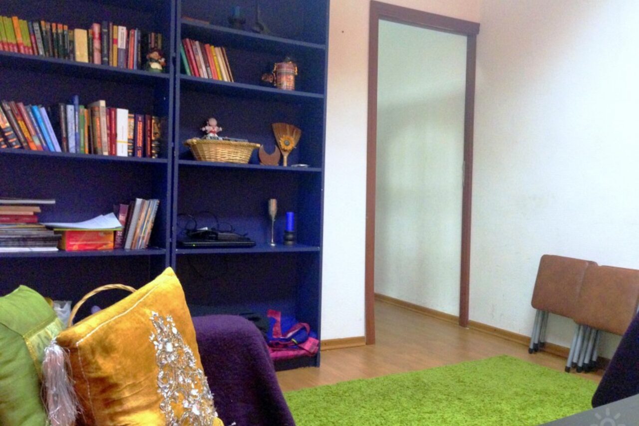 Арендовать Уютный зал 