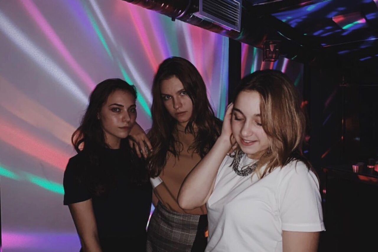 Арендовать Лофт Дом у моря Светлый уютный зал