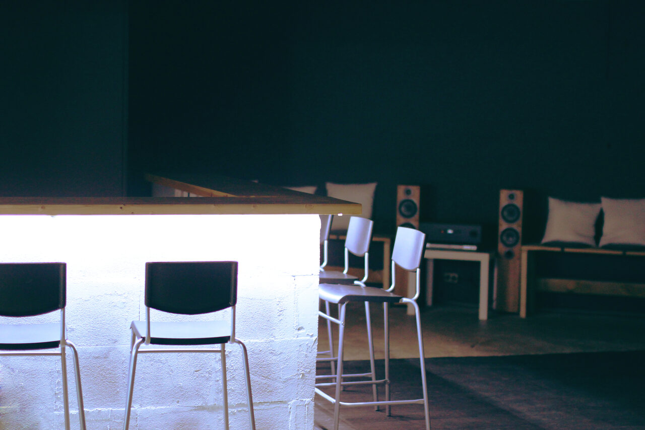 Арендовать Лофт со звуком и светом для вечеринки