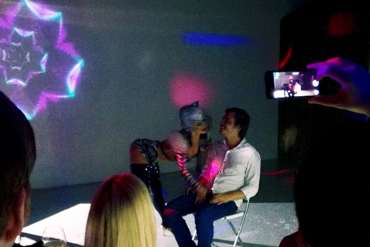 Арендовать Лофт со звуком и светом для вечеринки