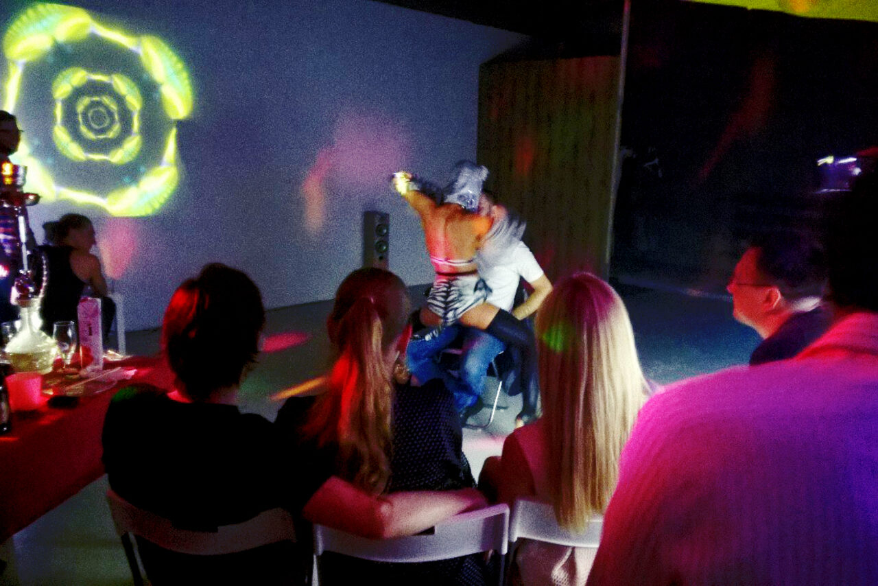 Арендовать Лофт со звуком и светом для вечеринки