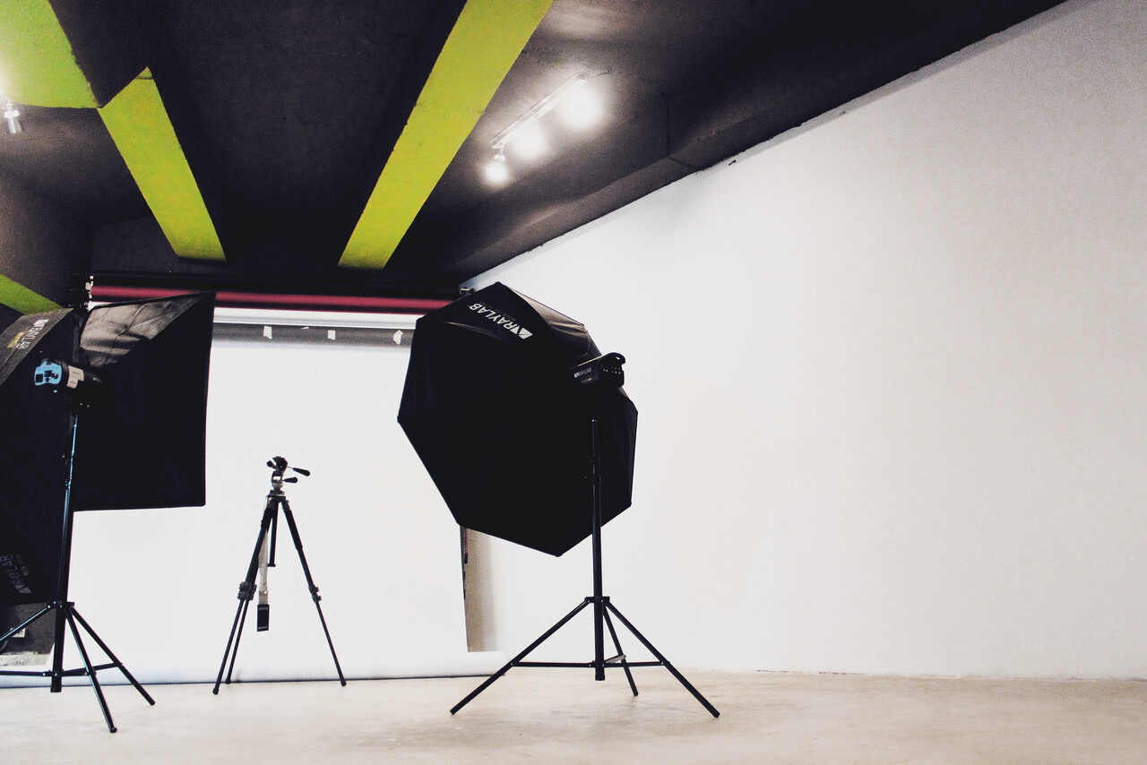 Арендовать Лофт со звуком и светом для вечеринки