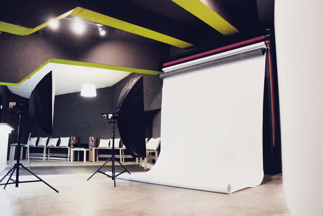 Арендовать Лофт со звуком и светом для вечеринки