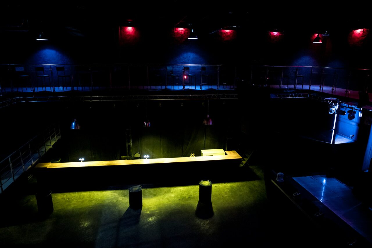 Арендовать RED PUB Пространство клуба со сценой