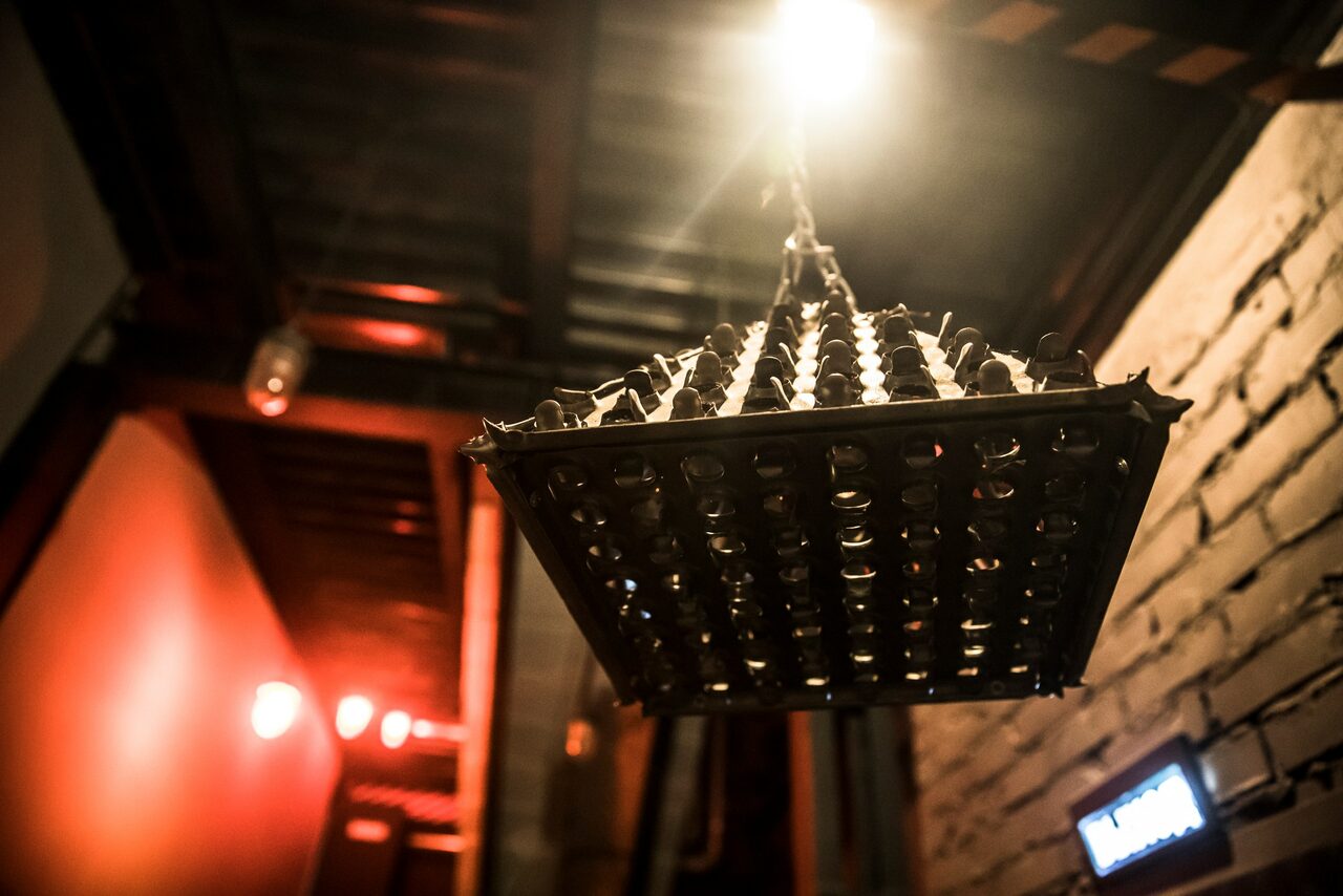 Арендовать RED PUB Пространство клуба со сценой