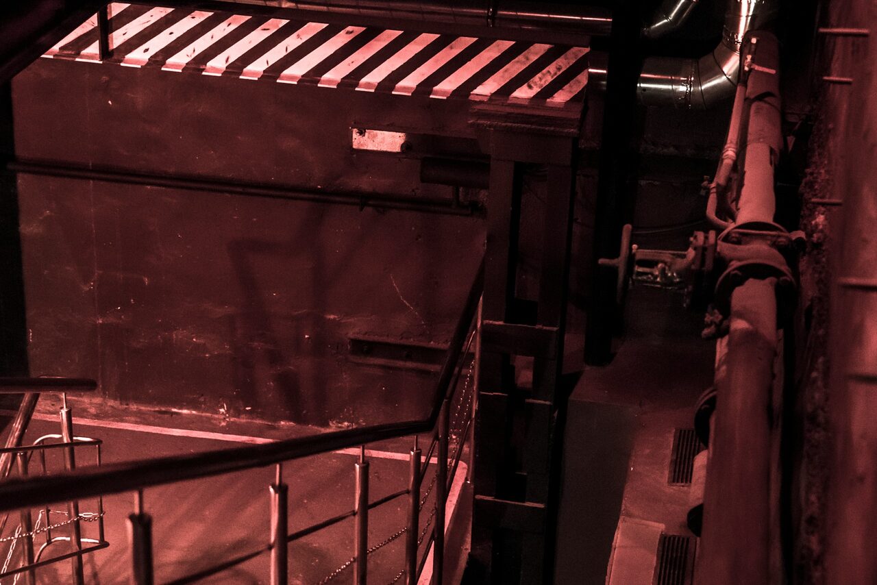 Арендовать RED PUB Пространство клуба со сценой