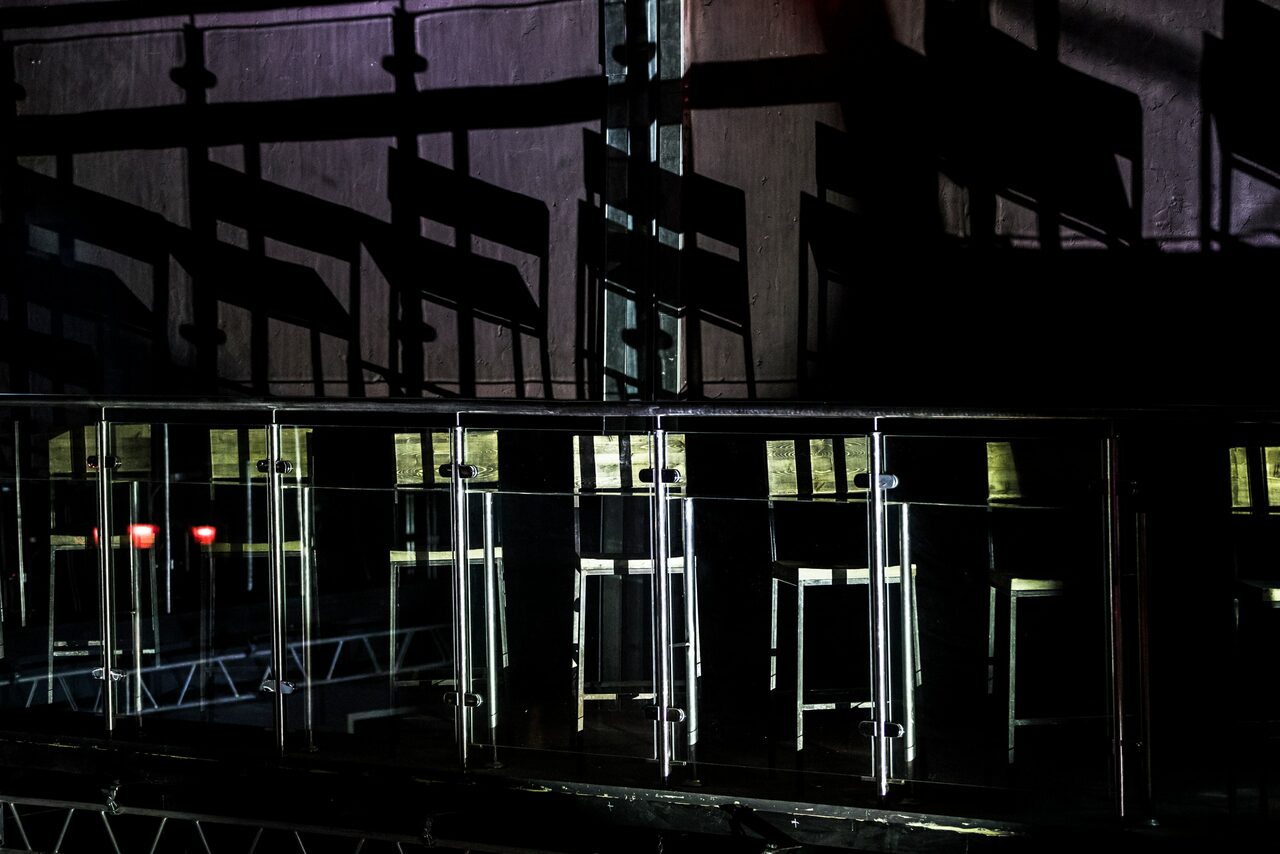 Арендовать RED PUB Пространство клуба со сценой