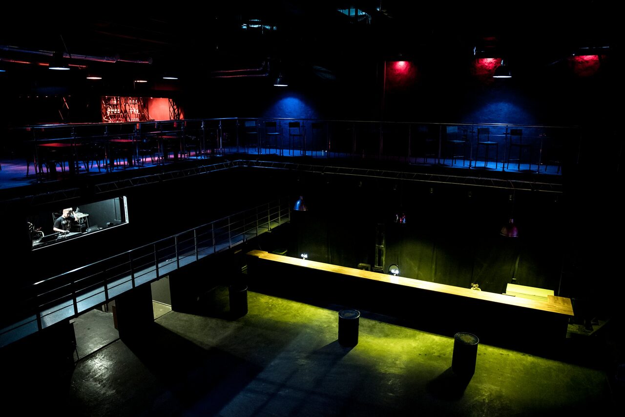 Арендовать RED PUB Пространство клуба со сценой