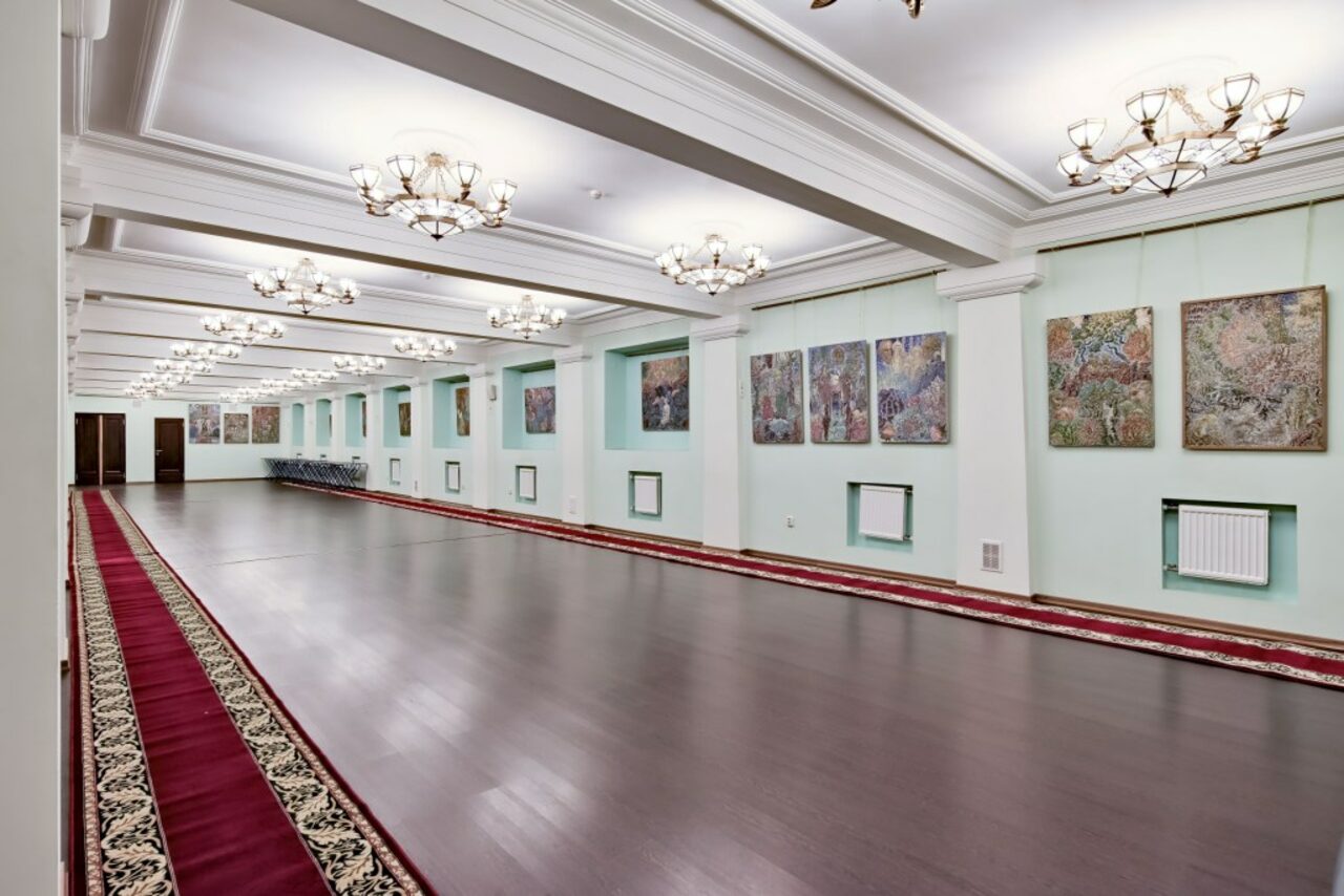 Арендовать Конгресс Холл