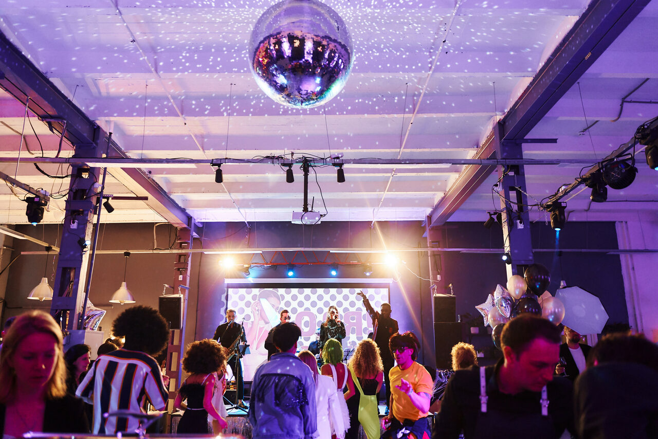 Арендовать Лофт Комната. Уютный лофт для вечеринок 