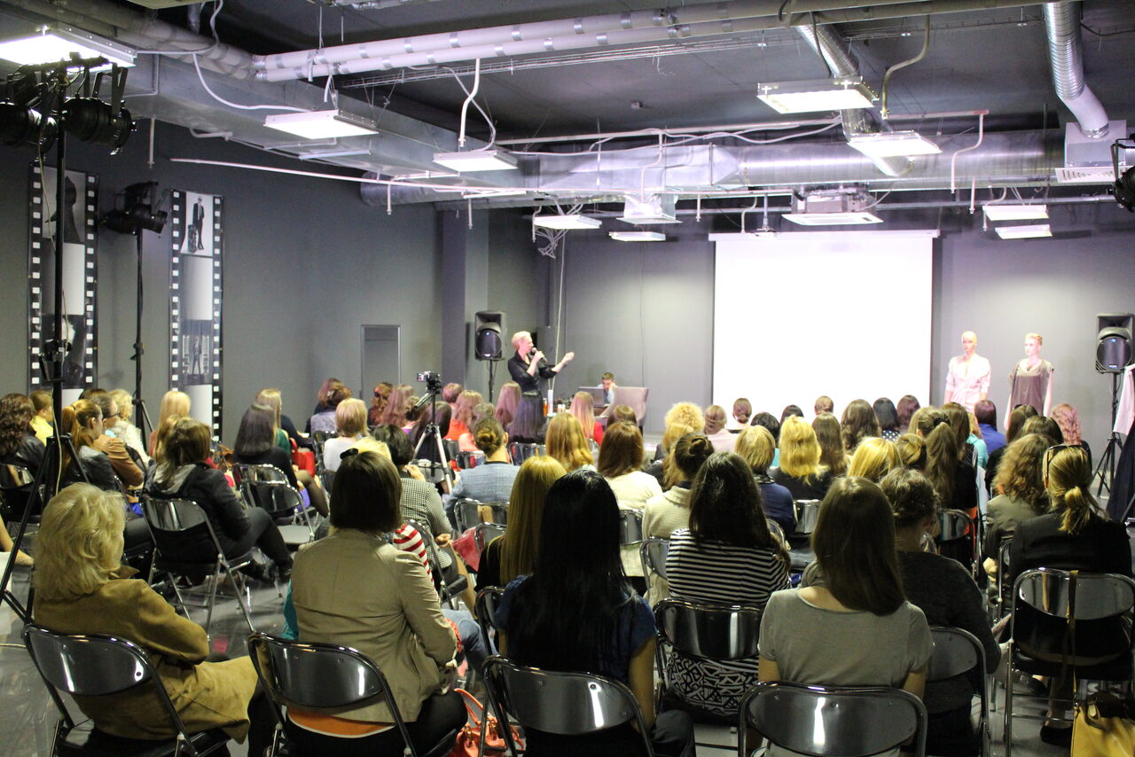 Арендовать АйБи ГРУПП Площадка для конференций, показов, тренингов