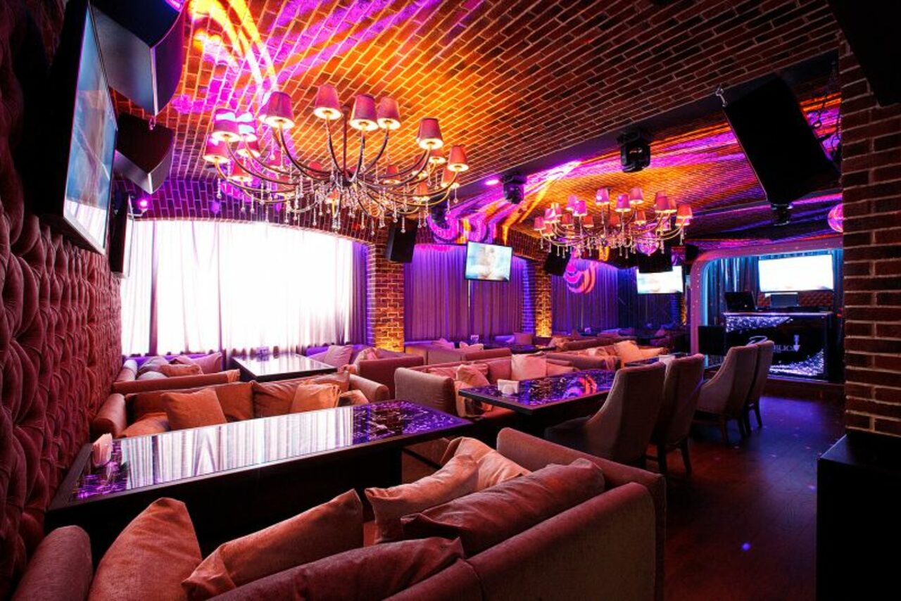 Арендовать Republic Hall Караоке зона с vip-залом