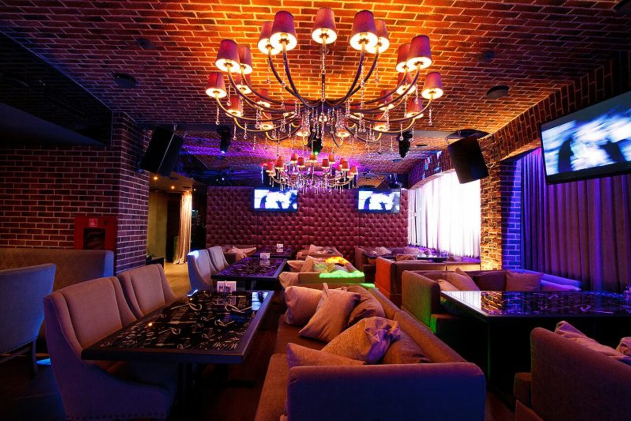 Арендовать Republic Hall Караоке зона с vip-залом